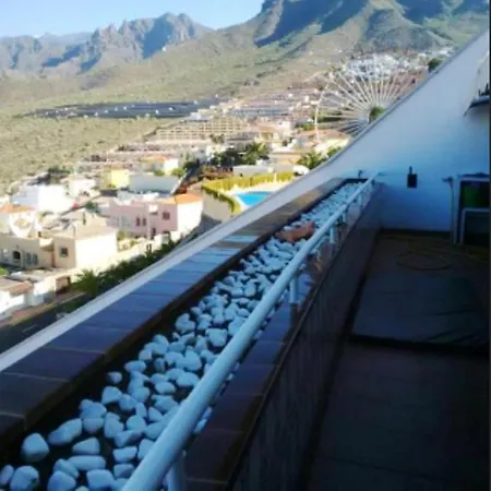 Sea View Oasis: Modern With Pool